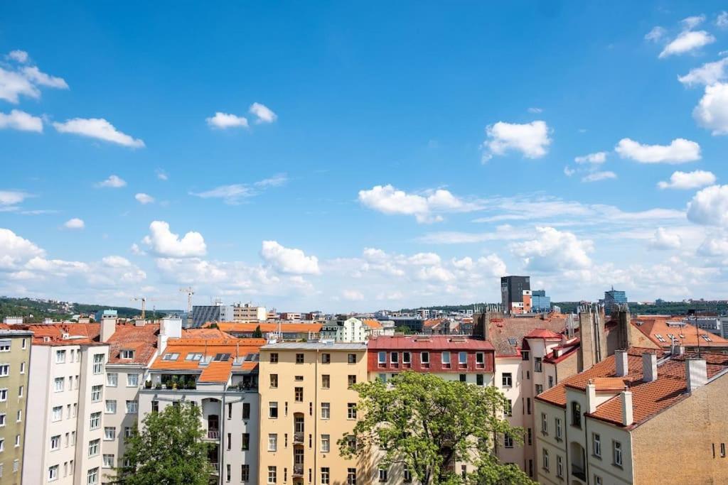 1 Bedroom Apartment With Terrace And Free Parking Near Metro Praga Zewnętrze zdjęcie