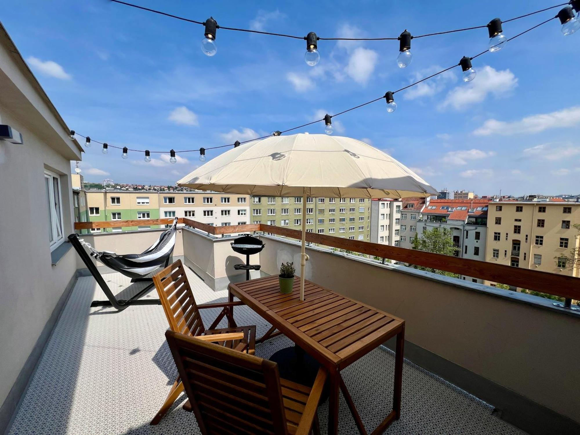1 Bedroom Apartment With Terrace And Free Parking Near Metro Praga Zewnętrze zdjęcie